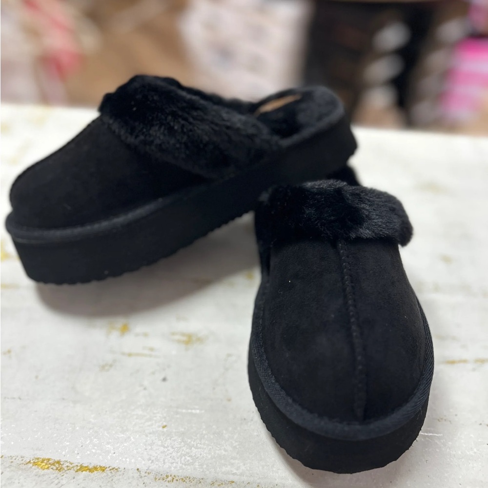 Very G Boutique Black Trendy Platform Slipper Shoes